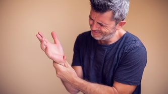 Sinir Sıkışması Nedir? Sinir Sıkışması Belirtileri Nelerdir?